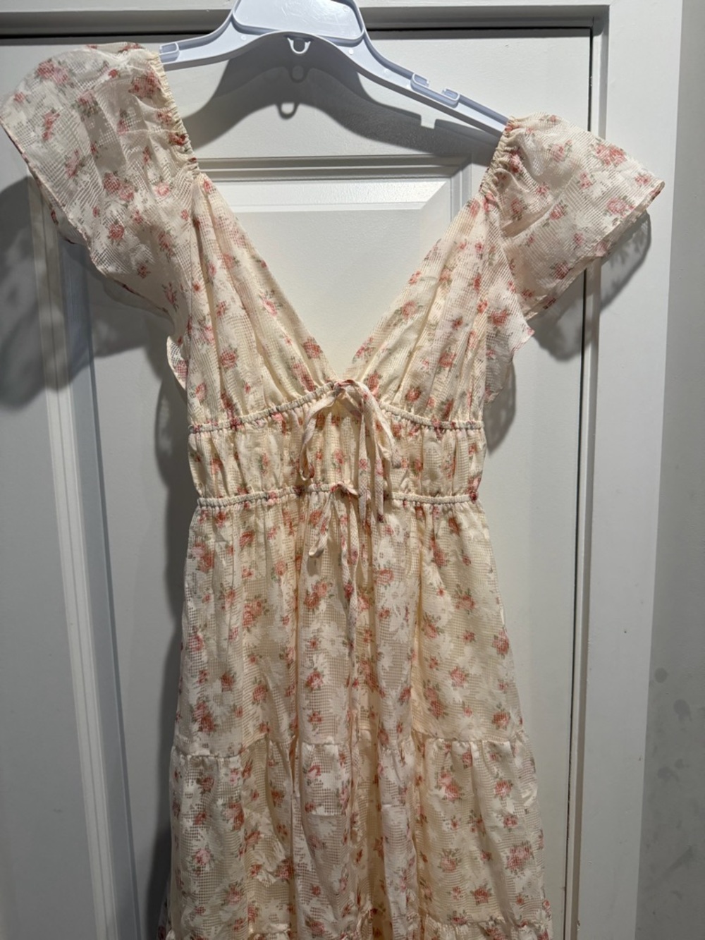 Altar'd State ENCHANTED FLORAL & GINGHAM RUFFLED MAXI DRESS IN CREAM/PEACH S-XS - Picture 11 of 16